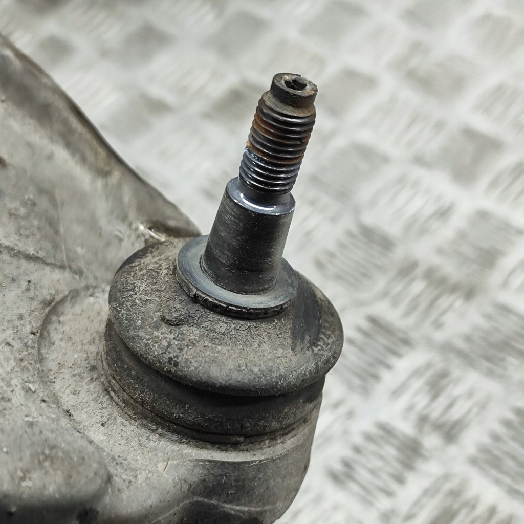 фото №7, Maserati ghibli 2016 левая сторона нижний рычаг передний