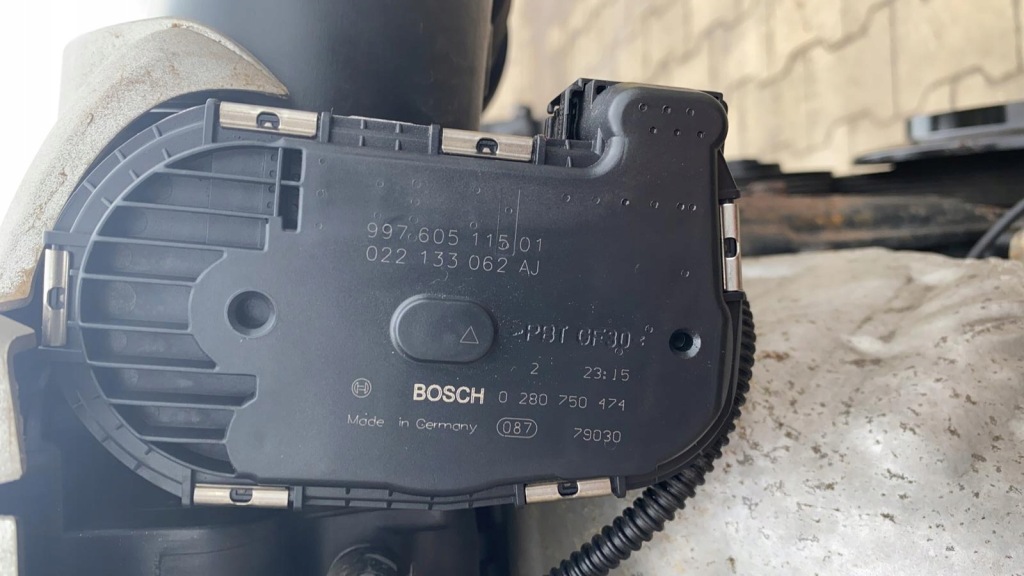 Купити Porsche cayenne i рестайлінг  7l дросельна заслінка