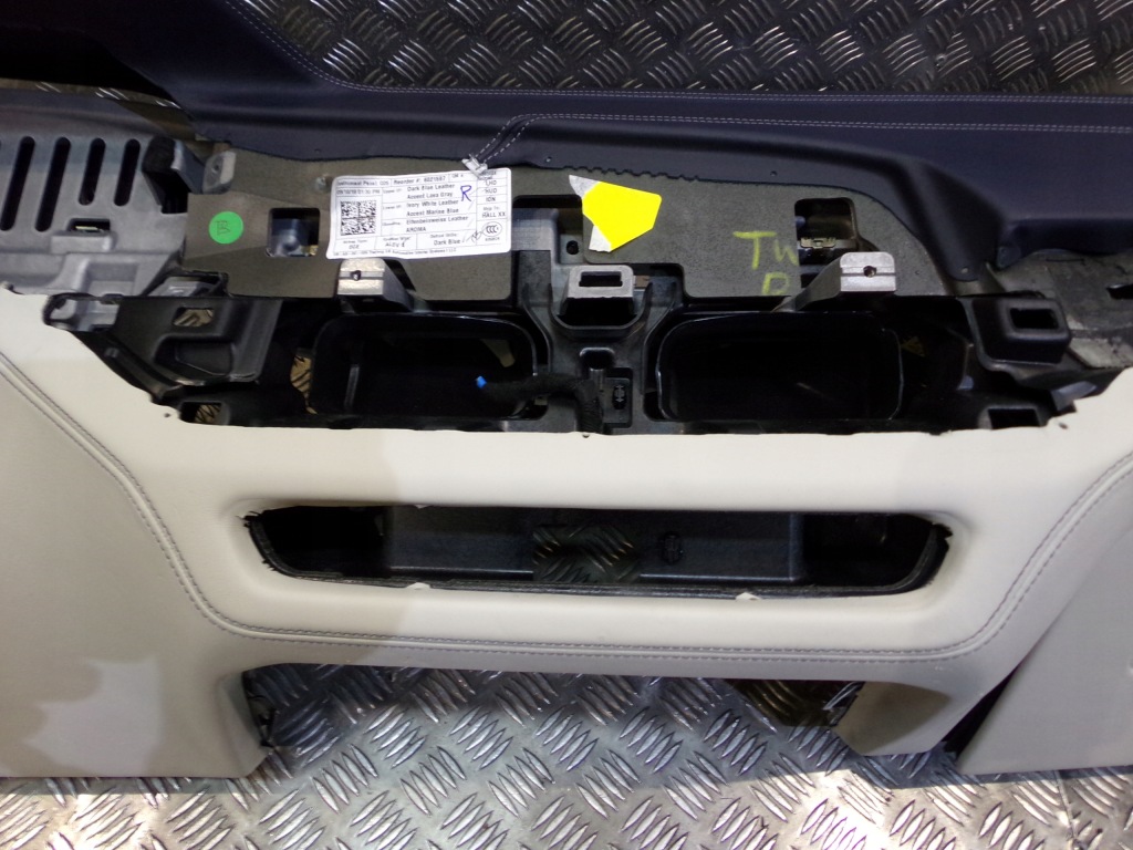 фото №14, Bmw x5 g05 x6 g06 g07 приборная панель приборная панель  кожа nachtblau elfenbein