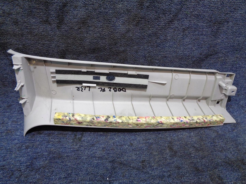 Обшивка накладка стійка fiat doblo 2 2 opel combo d 2010- ліва Оригінал