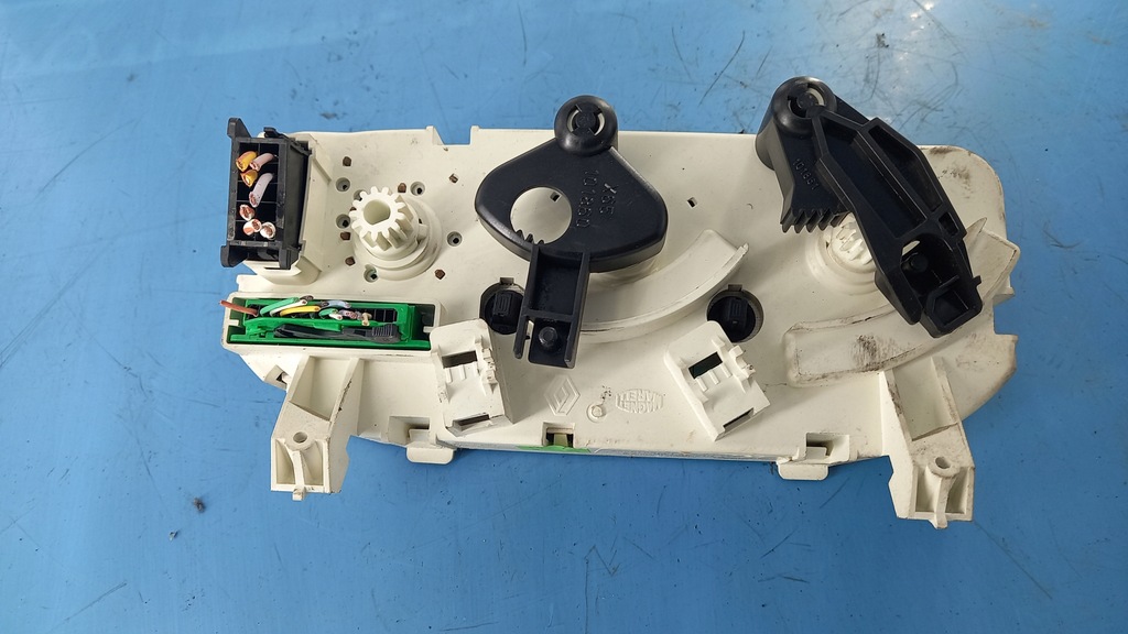 фото №3, Панель обдув renault clio 2 1.447.450.00