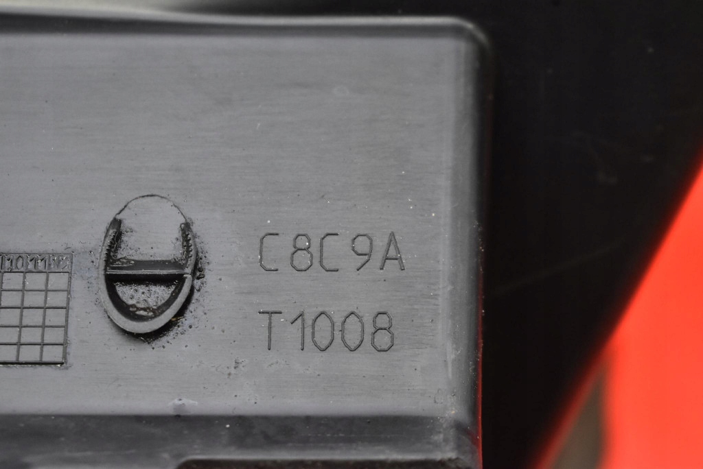 фото №11, Впуск воздуховод воздуха верхний gk72-8327-ab land rover discovery 5 v sport