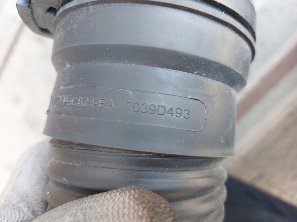 фото №6, Шланг тройник воздуха aston martin vantage 4.7 6g33-9d609-bd