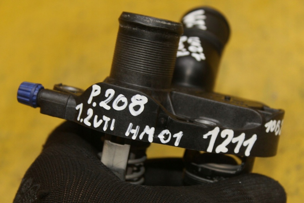 фото №8, Корпус термостата 9675849300 peugeot 208 1.2 vti