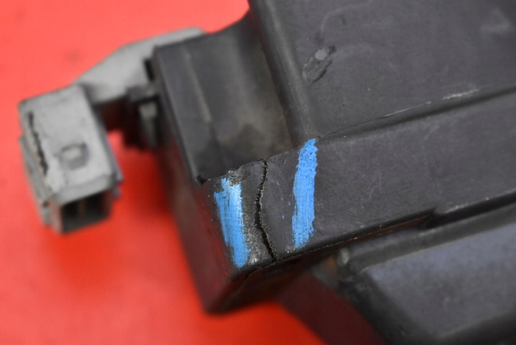 фото №8, Катушка зажигания 9636337880 citroen c3 1 i 1.6 16v 110 km 02-10