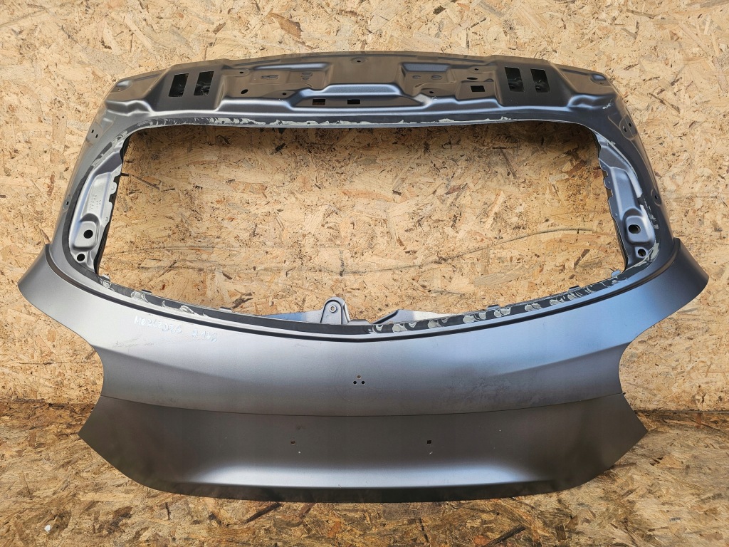 Купити Кришка багажника mercedes w176 a-klasa