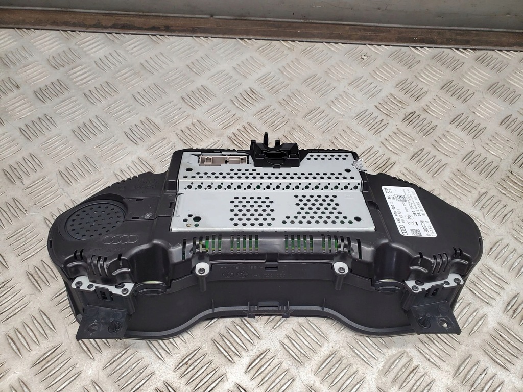 фото №6, Audi a8 s8 d4 4h 2013 перед сторона ліва лічильник / спідометр