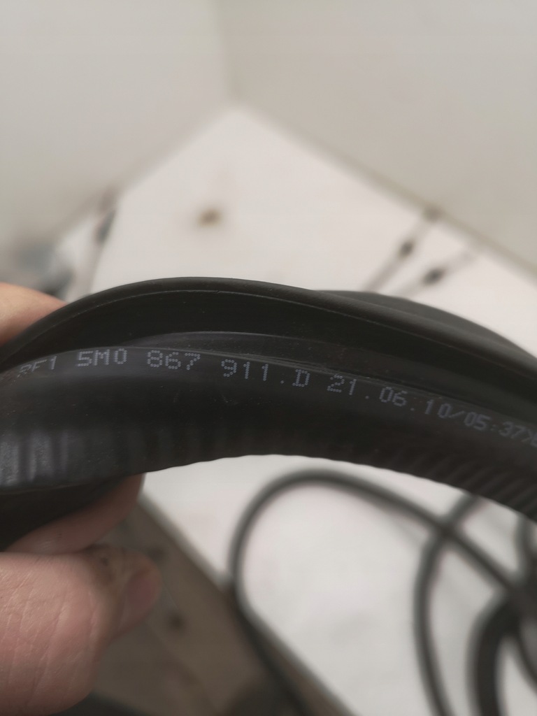 фото №5, Vw golf vui plus ущільнювач двері