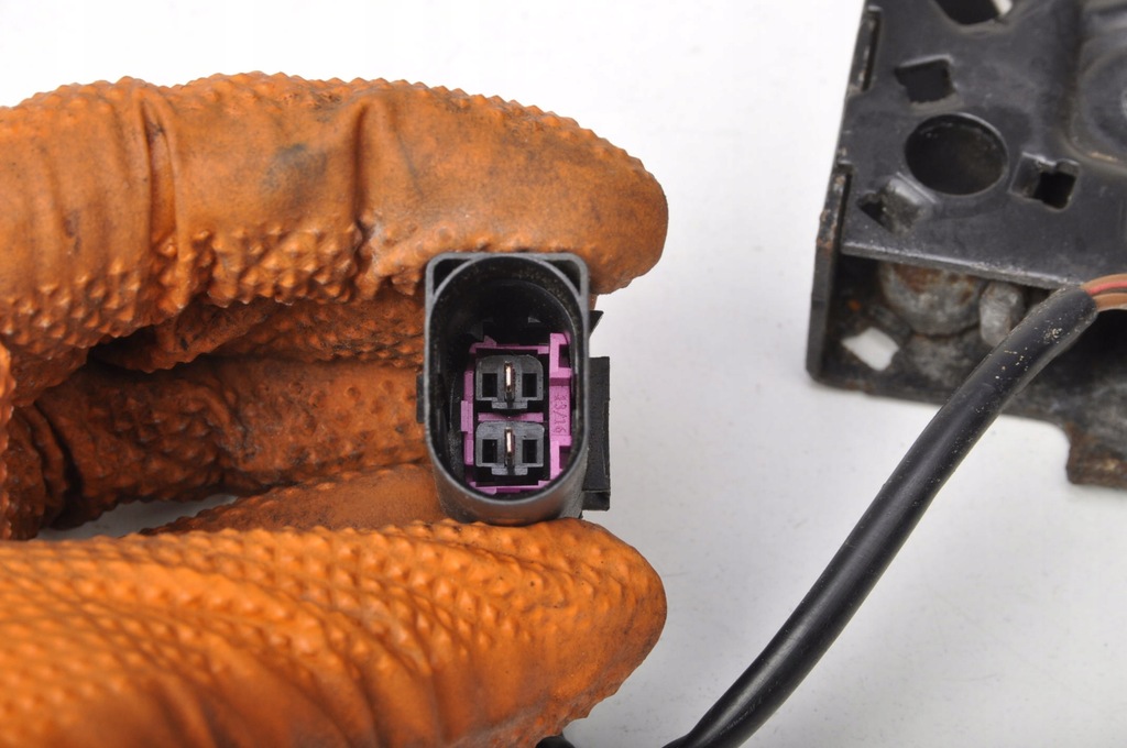 фото №6, Seat ibiza v замок капот 6f0823509015