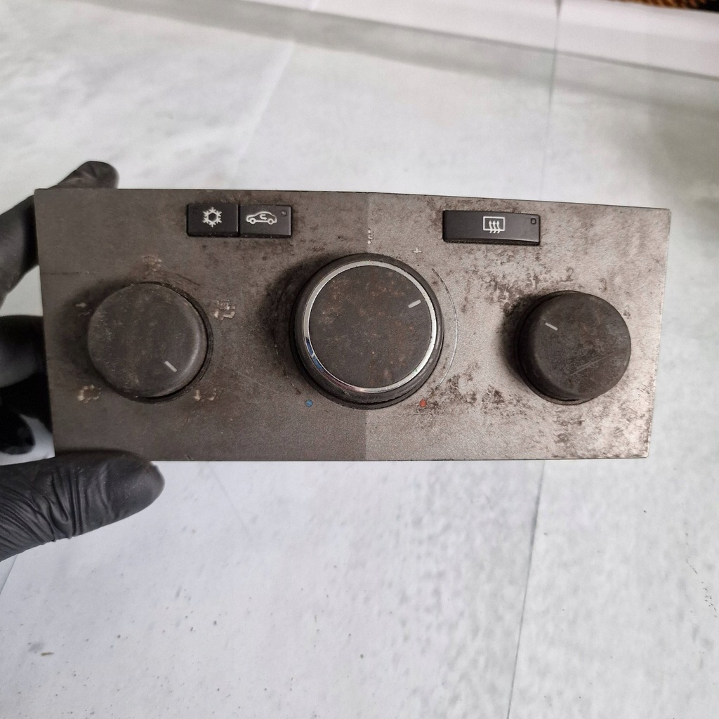 фото №1, Opel astra h 2006 панель кондиционера