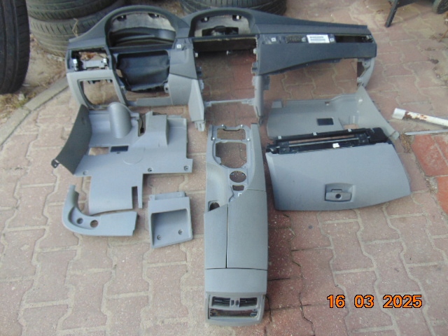 фото №5, Bmw e60 e61 приборная панель приборная консоль приборная панель туннель бардачок серая europa