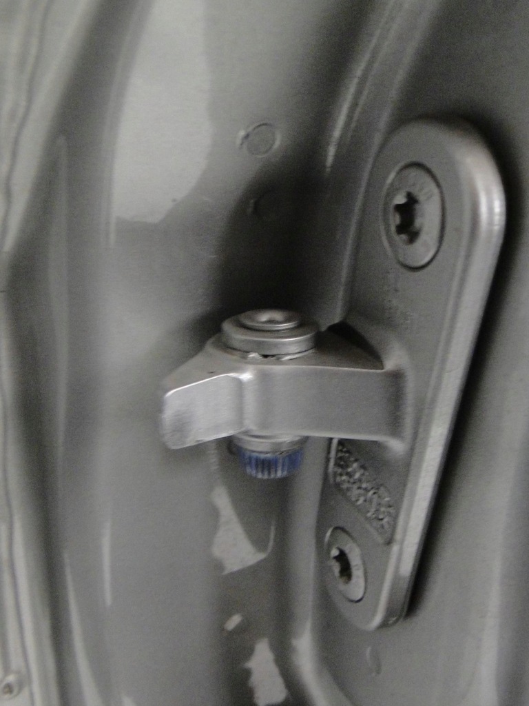 фото №4, Mercedes-benz оригінальний номер a2467201237 петля двері задній p