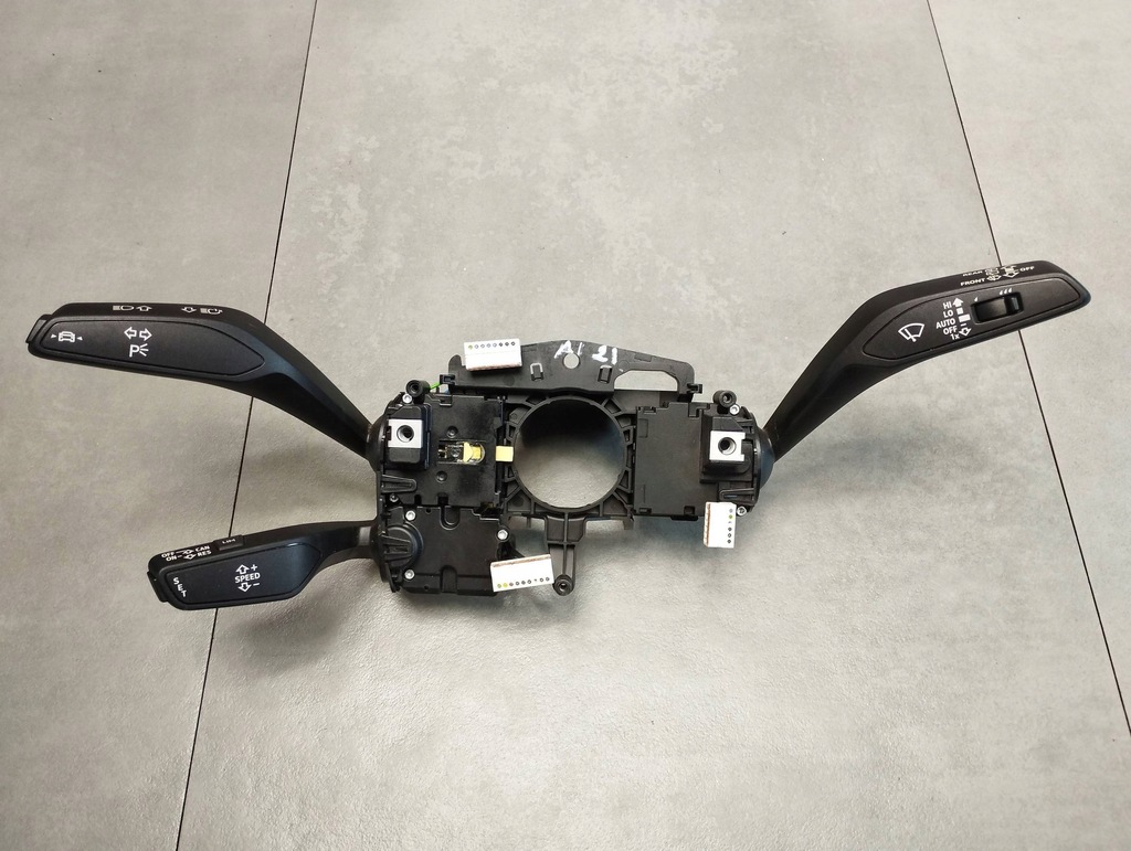 фото №1, Audi a1 переключатель комбинированный 82a953521fm