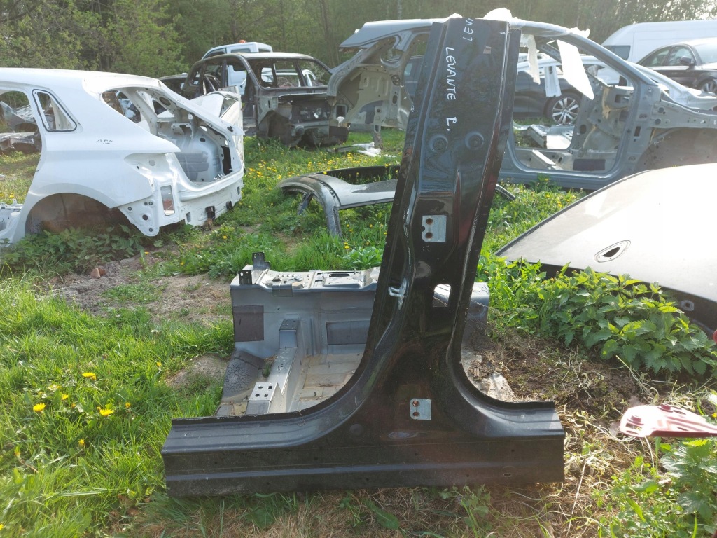 фото №1, Maserati levante блок двигуна поріг лівий 815