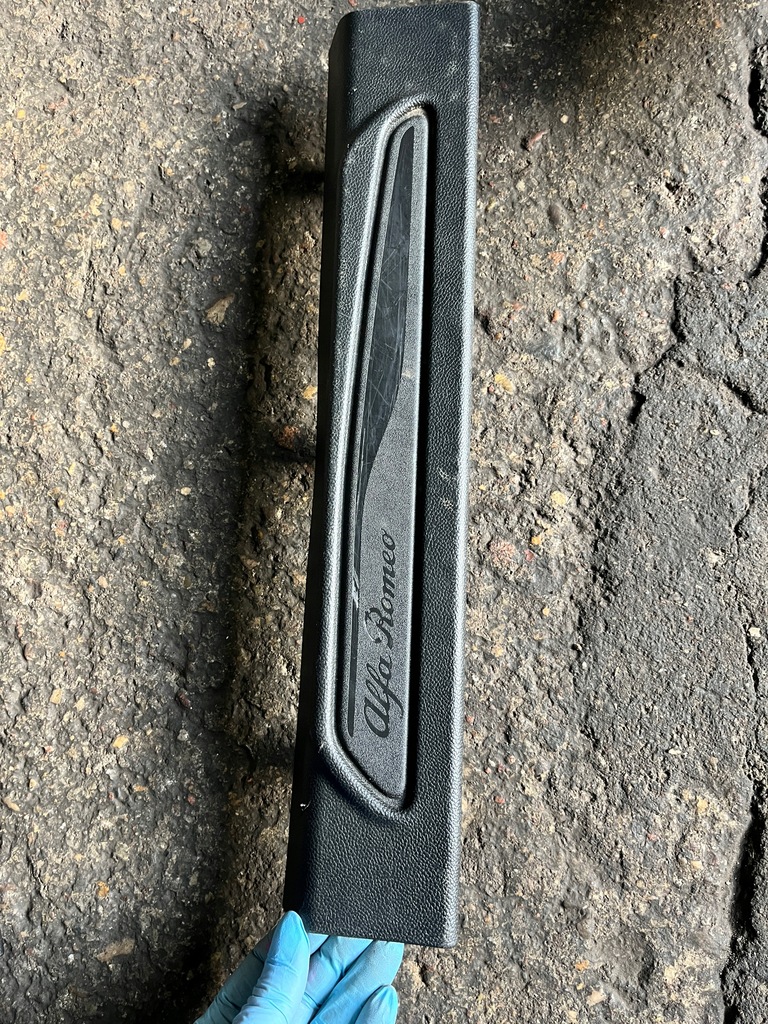 фото №1, 33 alfa romeo giulia накладка захист молдинг поріг права 156107572