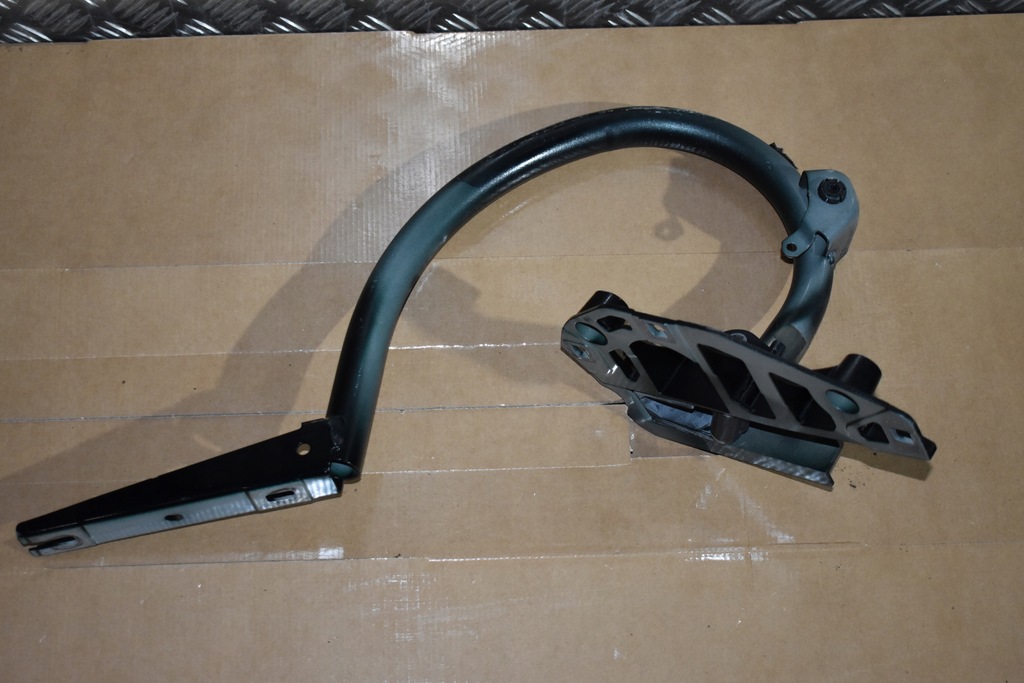 фото №1, Петля крышки левый mercedes w205 1