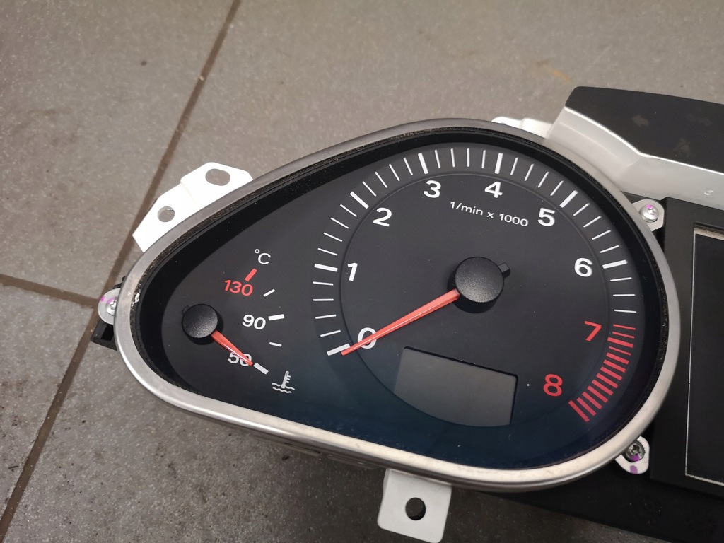 фото №4, Счетчик приборы audi a6 c6 бензин uk 4f0920981e