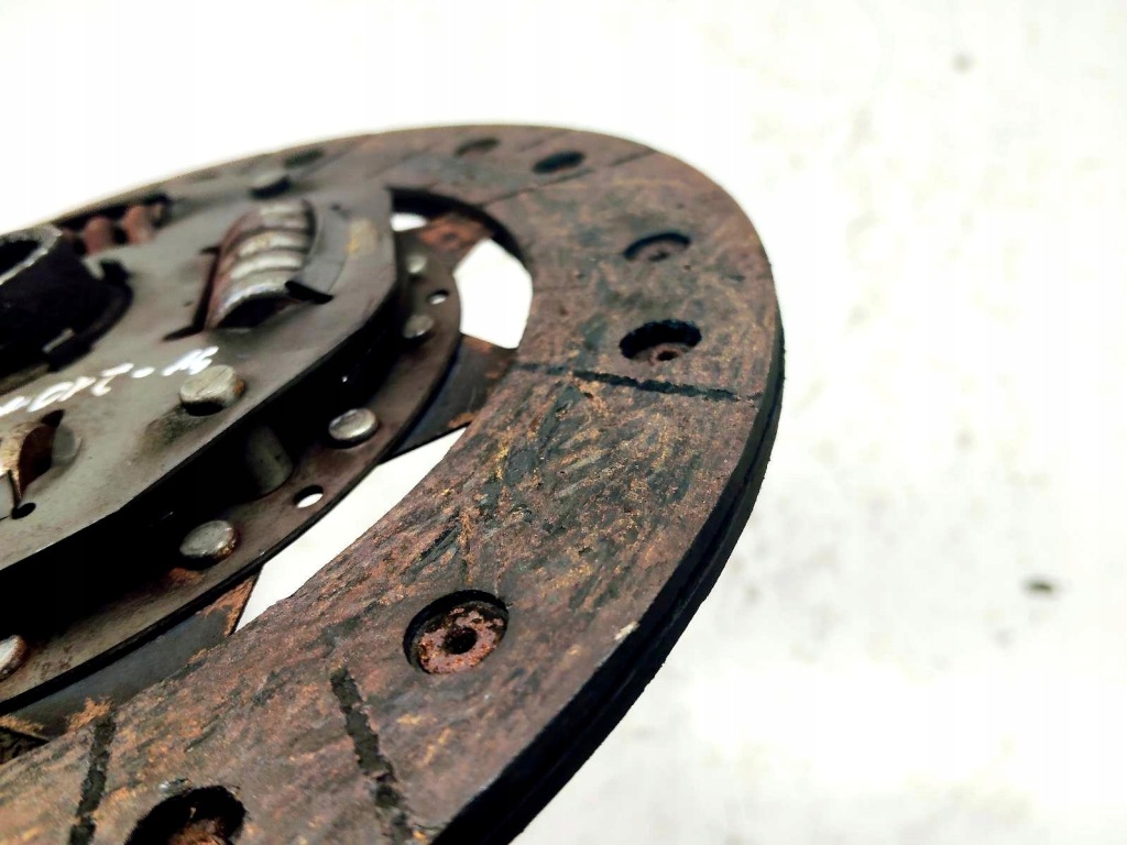 Зчеплення диск притиск audi a3 8l 1.6 8v mpi 027105273d Зі Шроту