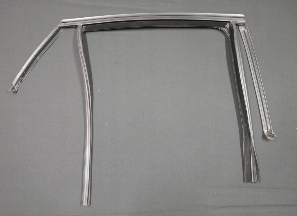 фото №1, Bmw x6 f16 прокладка напрямна скло двері правий задня 7317814