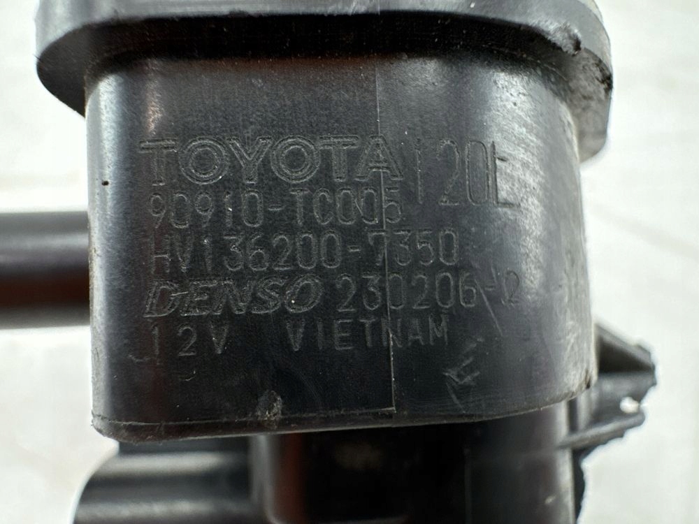 Купити Toyota yaris cross 2023 з передній клапан вакууму / електроклапан турбіни