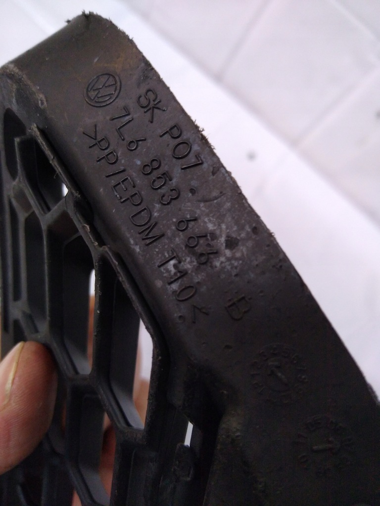 фото №6, Решётка бампера правая vw touareg 7l6853666b