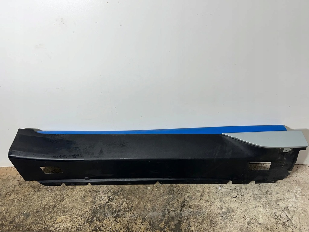 фото №1, Bmw i3 молдинг порог правая 7368598