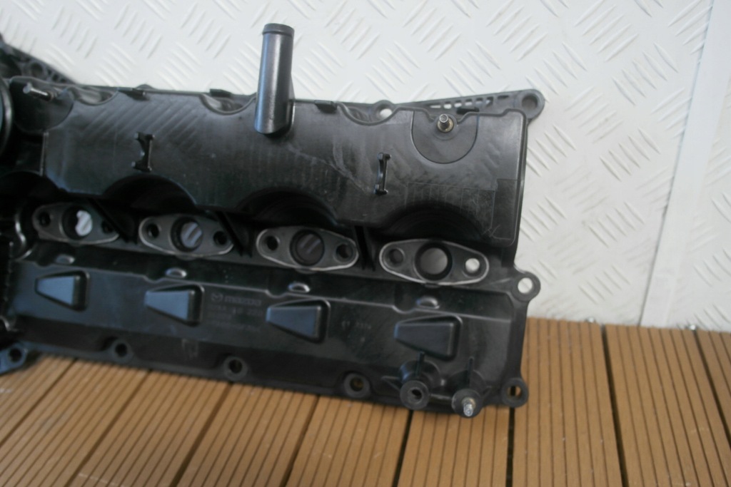 фото №2, Mazda 3 bl 6 gh 08-13 2.2 mzr-cd r2aa кришка клапанів r2aa10220 оригінальний номер