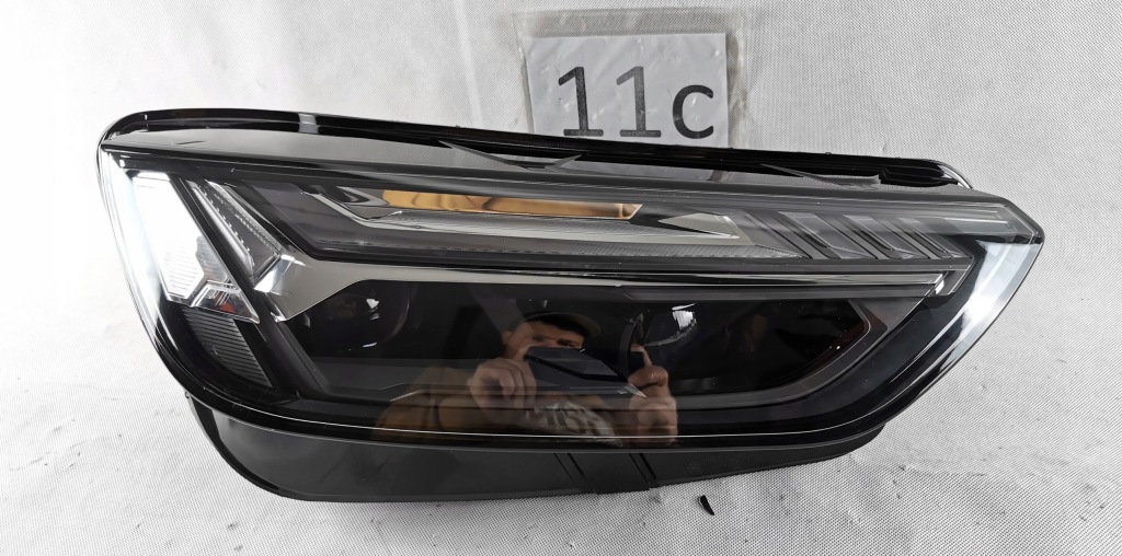 Купити Audi q5 рестайлінг  80a maptrix правий фара full led 80a941036e