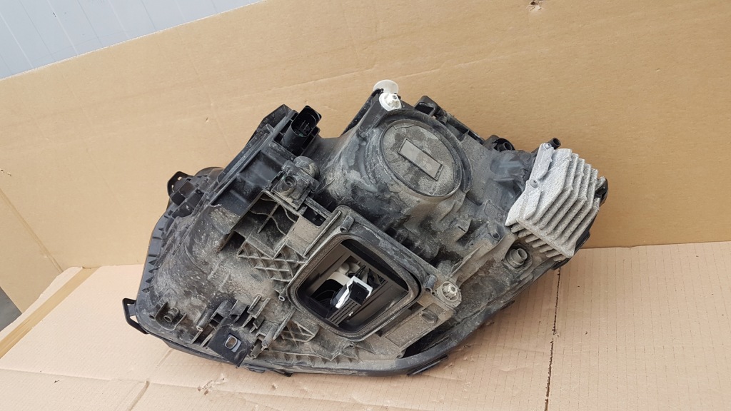 Фара перед правий mercedes w243 eqb eqa full led Київ