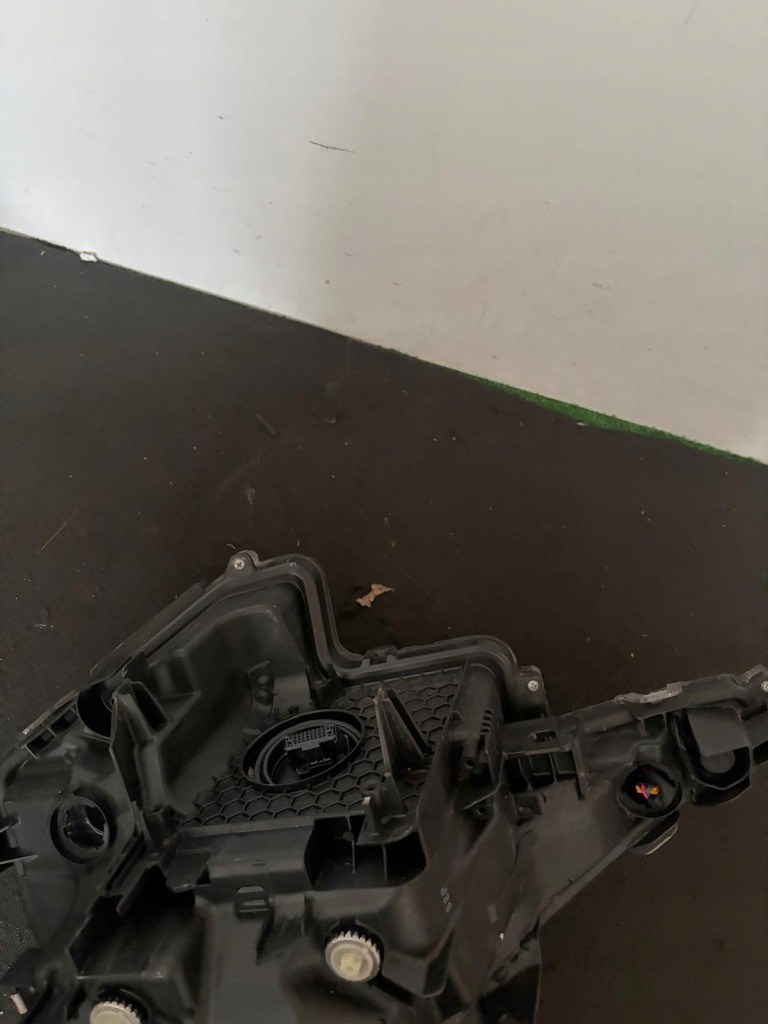 Фара правый  фара правый toyota prius 4 iv full led оригинал в Украине