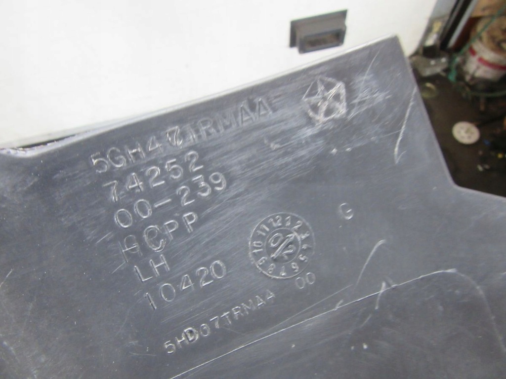 фото №11, Dodge dakota ii 2002 обшивка багажника лівий правий