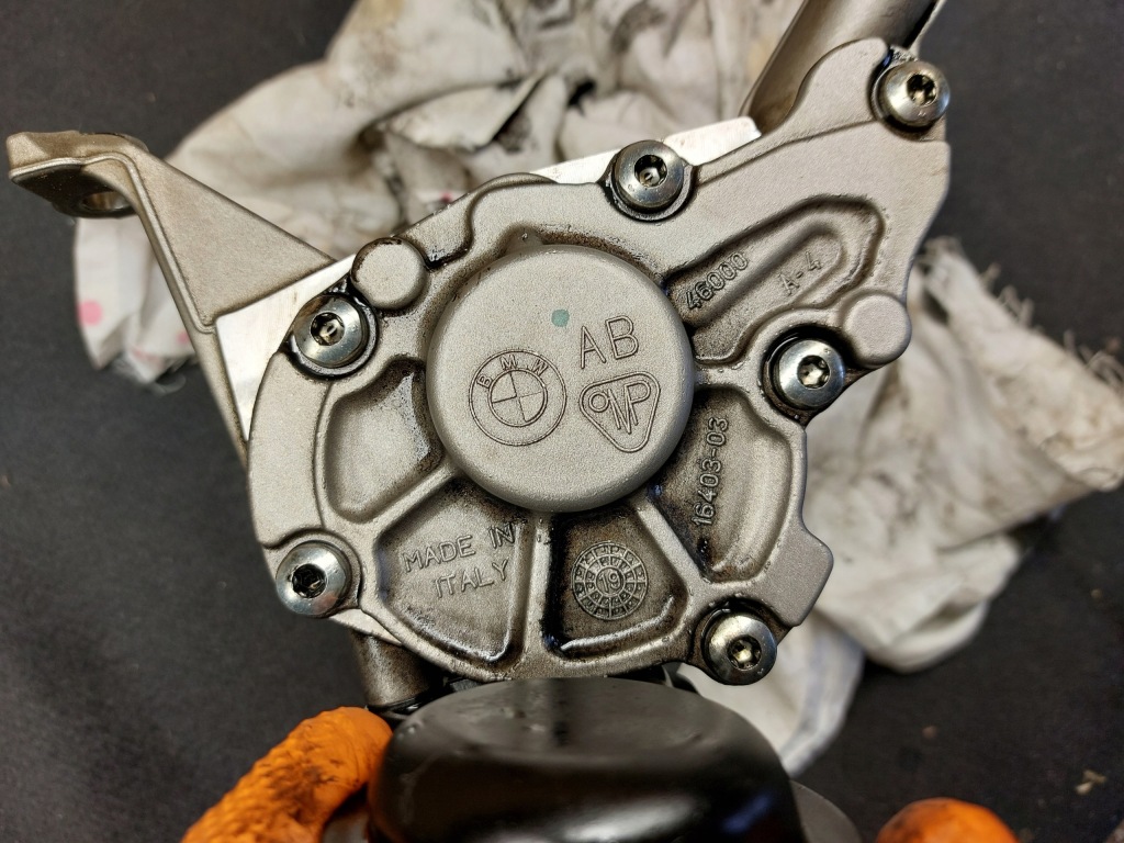 Насос масла bmw g11 3.0 d b57d30b 21r 8599154 Недорого