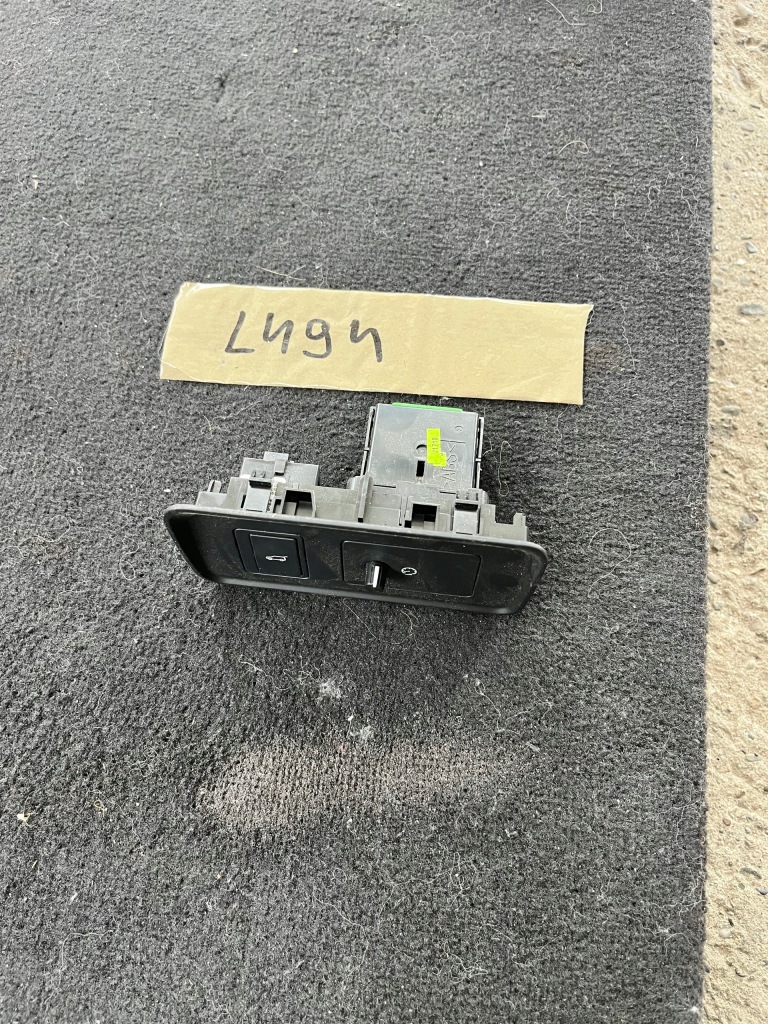 фото №1, Range rover sport l494 кнопка открывания крышки