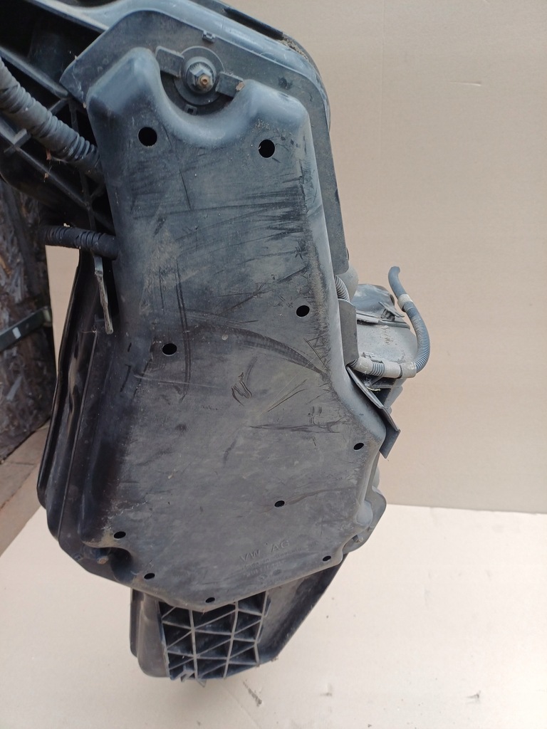 фото №6, Бак adblue audi a3 8v hb nr. 5q0131877r