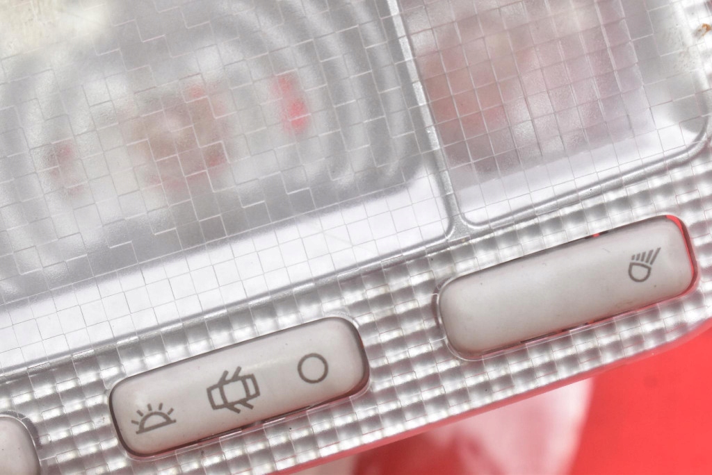 фото №9, Лампа освещение салона перед 9680713880 peugeot 3008 1 i 10-13