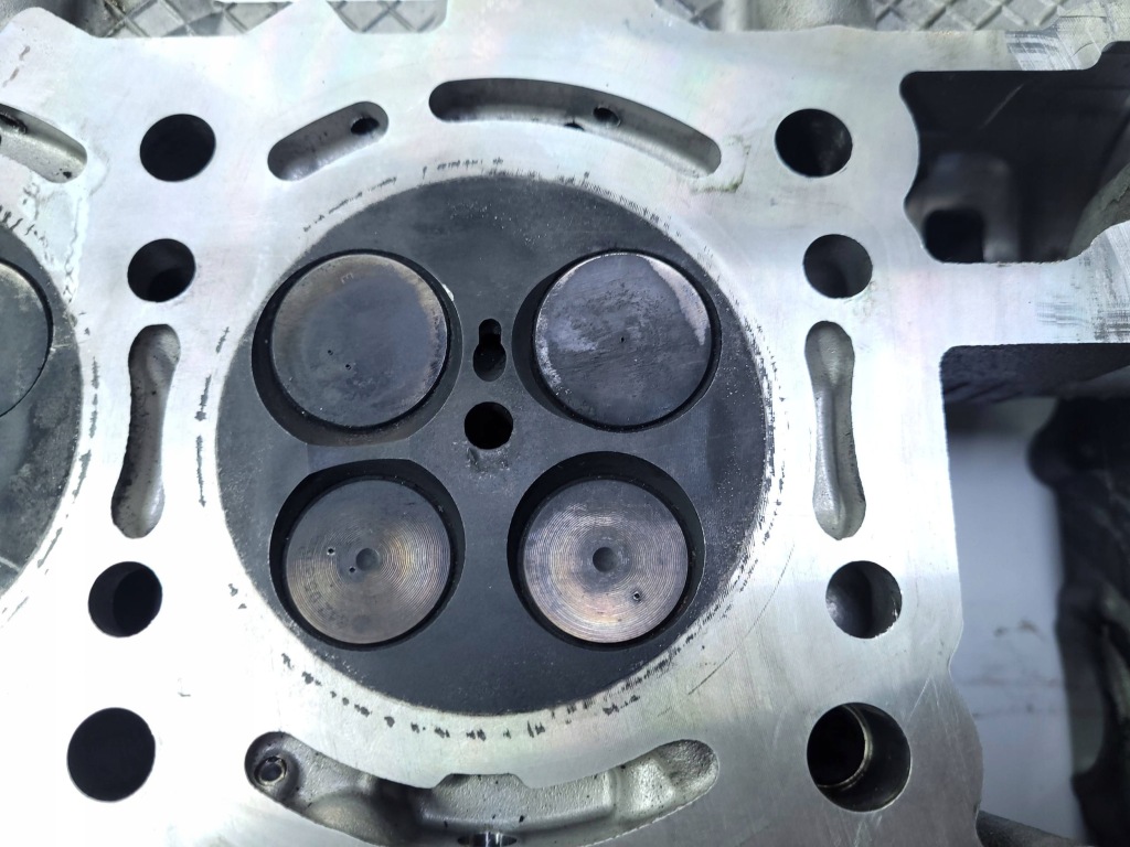 Mercedes головка ліва om642 3.0 cdi v6 w164 w906 w639 w221 6420100721 Доставка