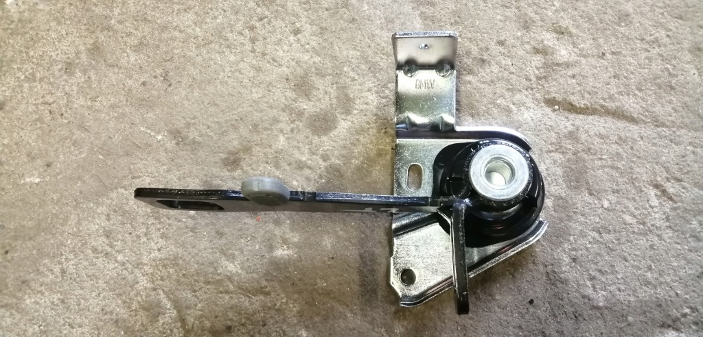 фото №1, Mini cooper f55 кронштейн сиденье левая задние 7317711