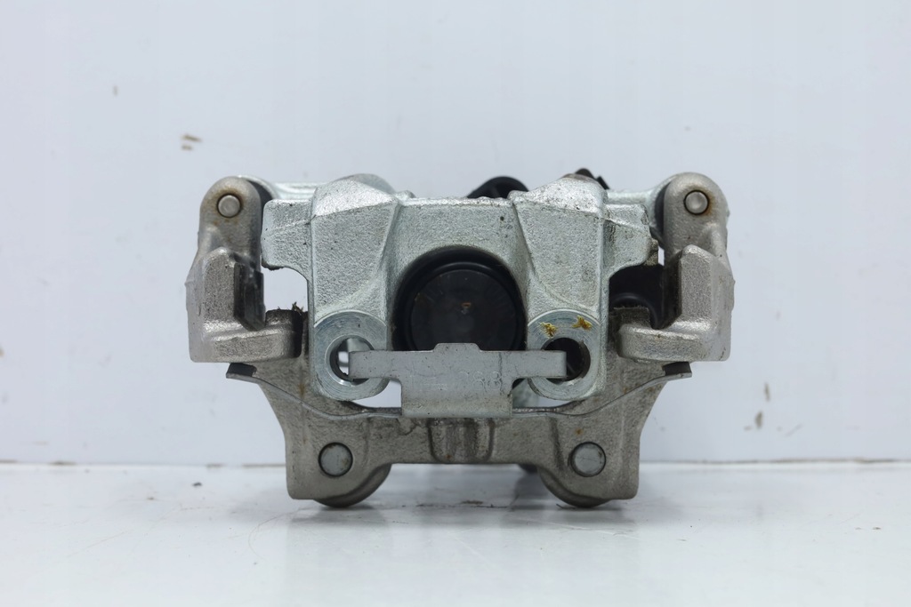 фото №1, Суппорты тормозной правый задняя bmw i3 6883026