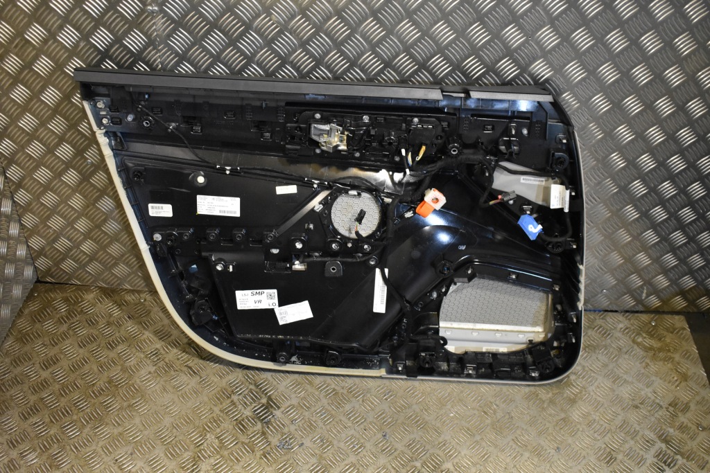 фото №5, Обшивка дверь передний правый porsche panamera 971 glattleder kreide 1