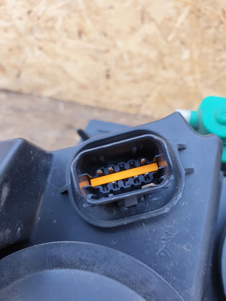 фото №11, Renault master iii lift лампа левый перед 260602078r bdb