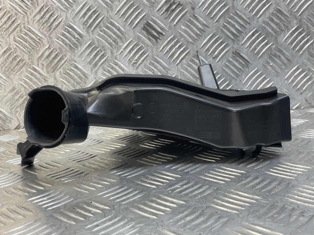 Bmw u11 u12 канал зливний злив жабо правий 9478764 9478759 Київ