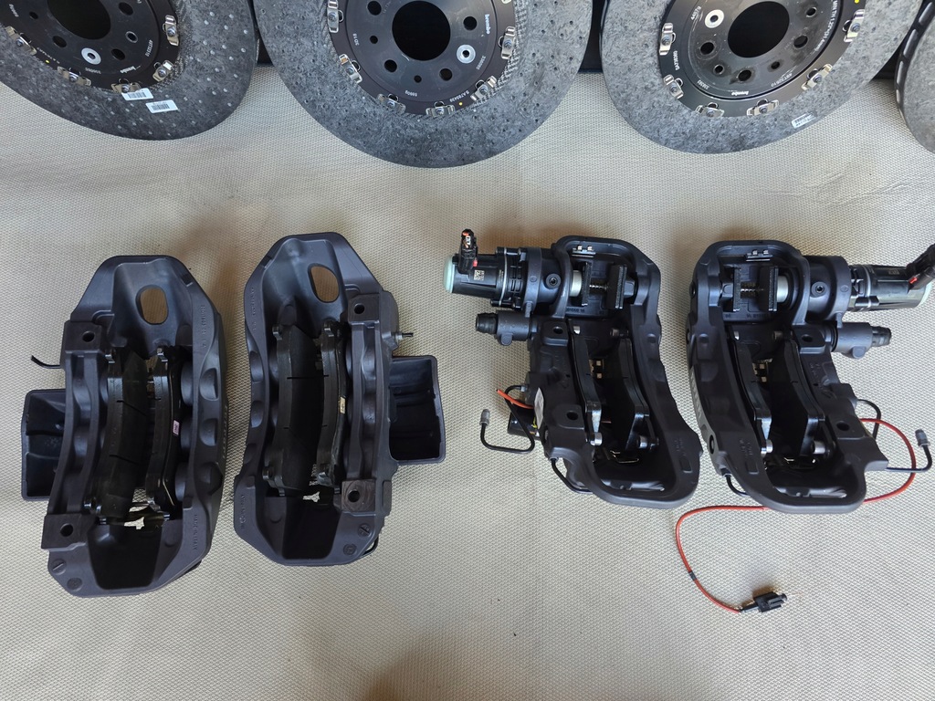 фото №16, Гальмівні диски супорти гальмівні колодки гальмівні ceramika ferrari sf90 стан jak новий !