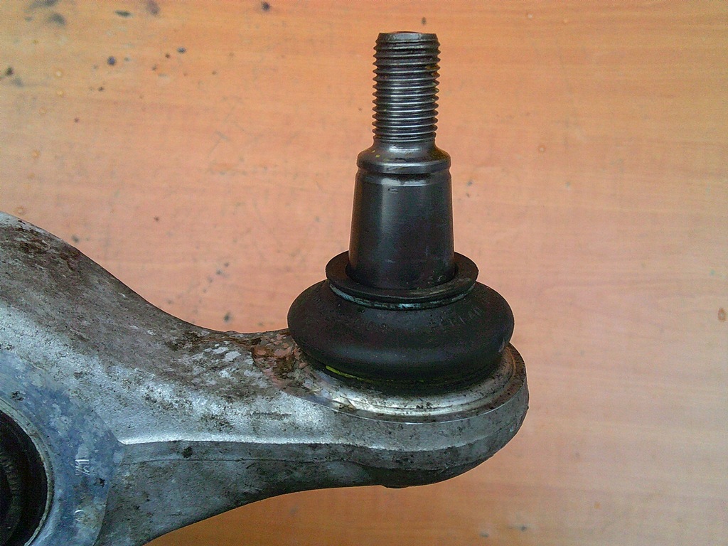 фото №7, Porsche taycan 9j1 рычаг перед правый 9j1407152g 971407121g