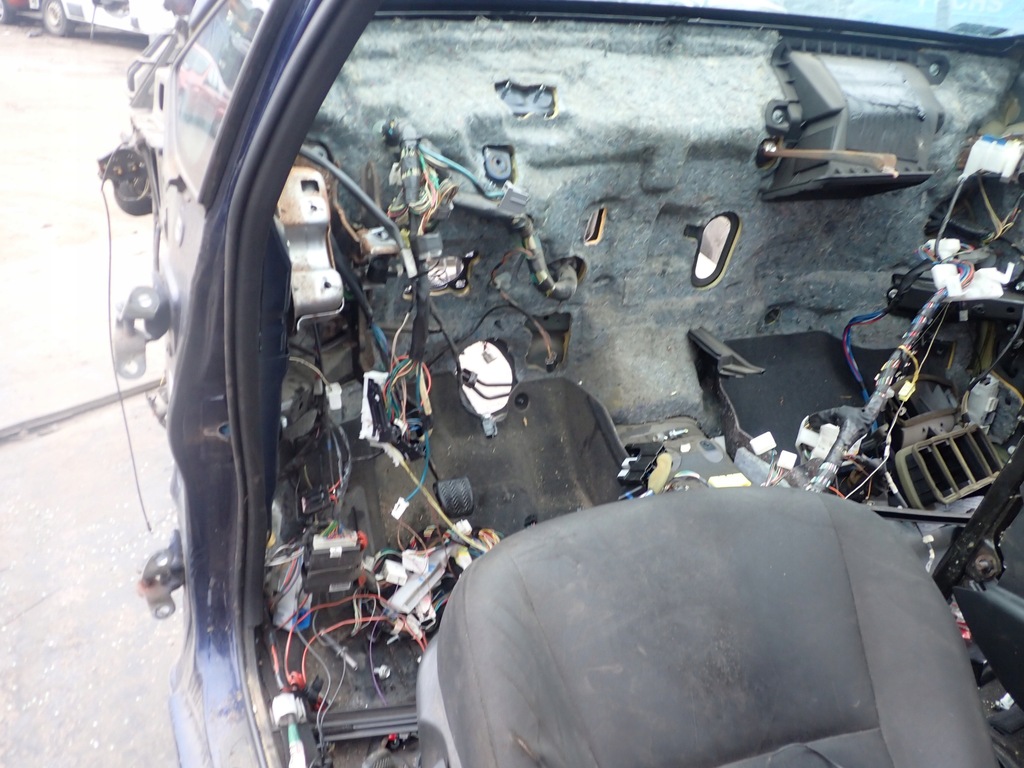 фото №5, Toyota auris i 06- чверть перед ліва лонжерон