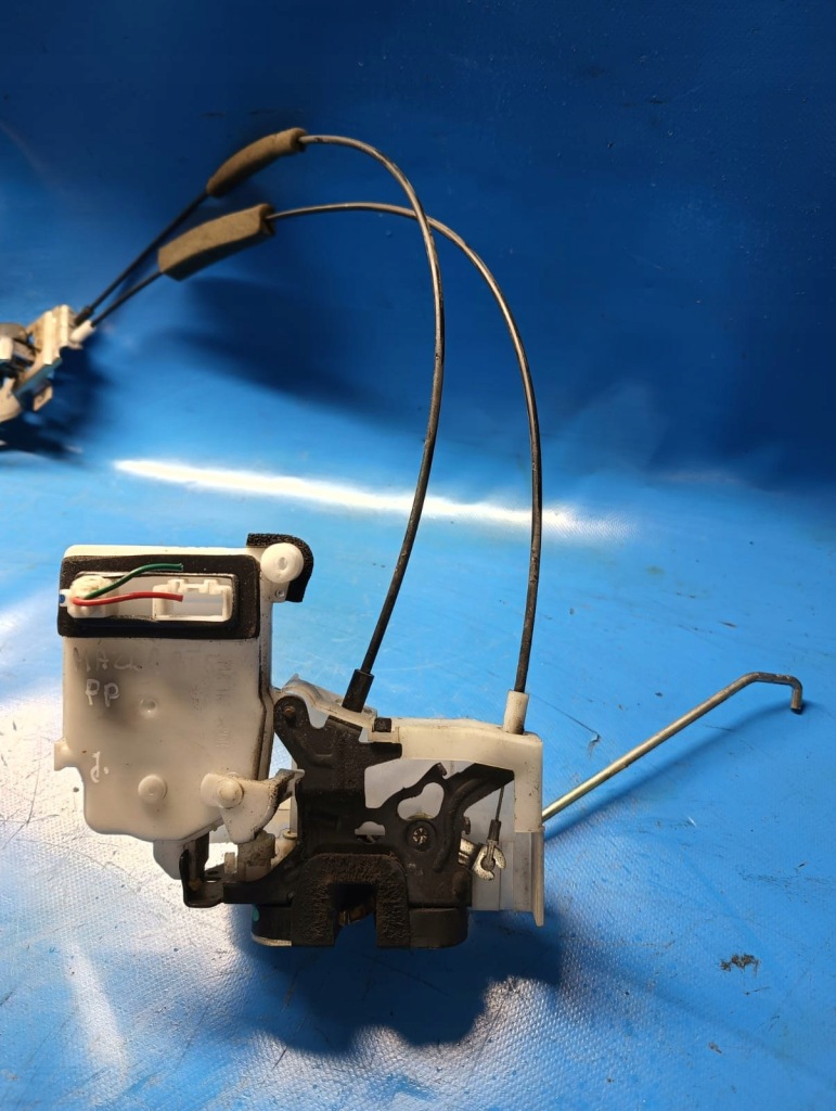 фото №2, Замок двері ручка правий перед mazda bt50 ford ranger iii