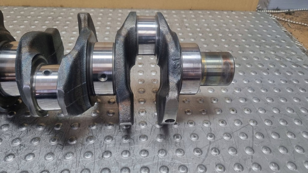 Wał колінчастий номінал 7790913 bmw e60 e61 2.5d 177km m57n 256d2 в Україні