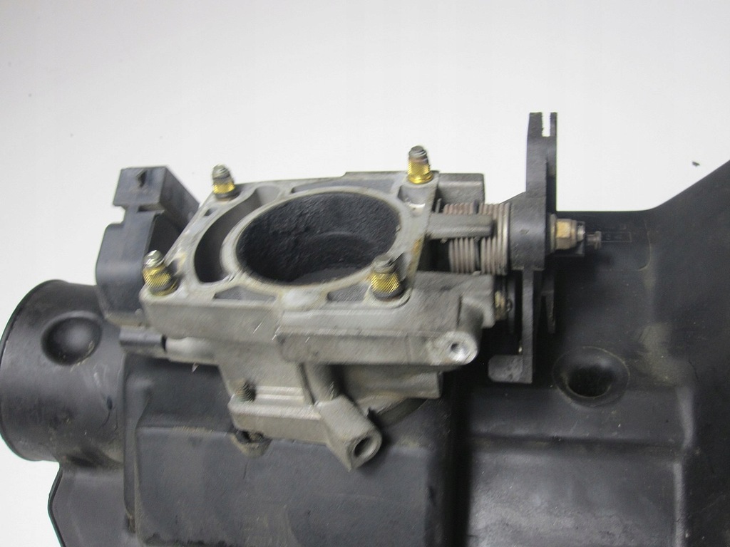 фото №10, Дроссельная заслонка резонатор ford mondeo mk2 1.8 96r