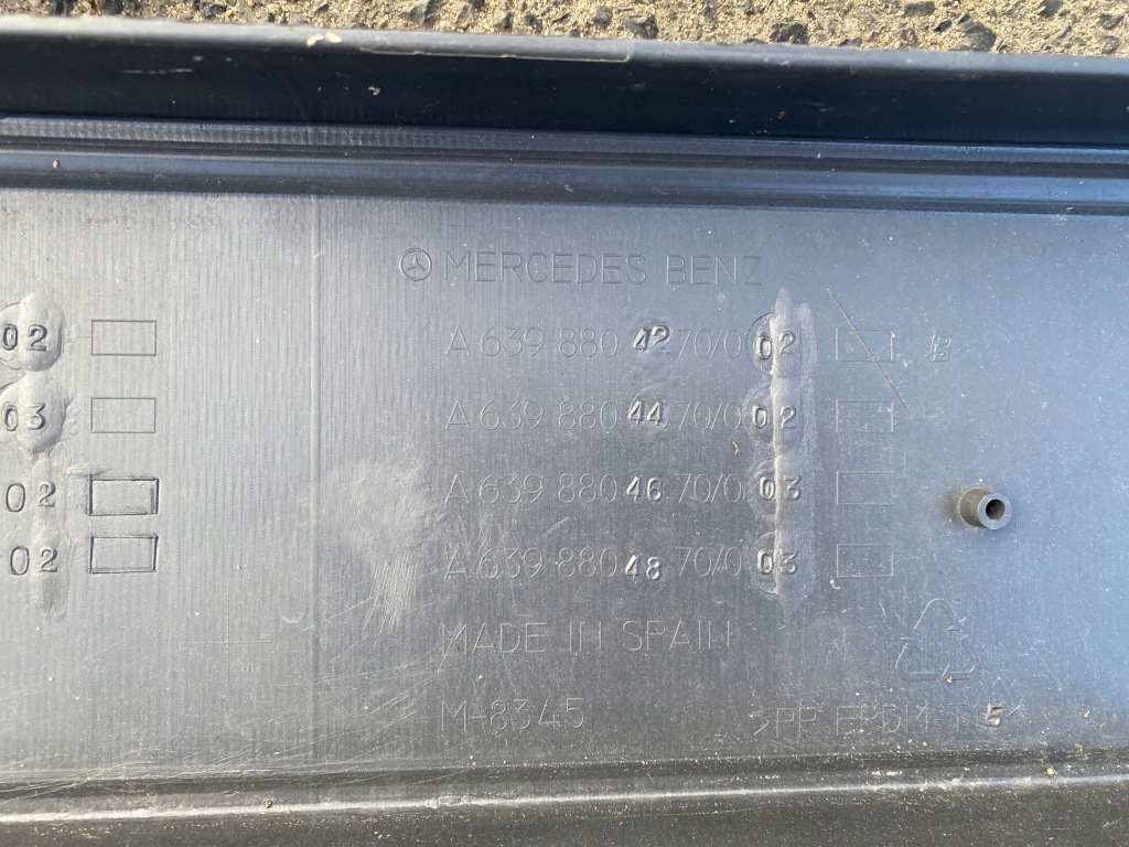 Mercedes 639 vito бампер накладка перед 6398804270 оригинал в Украине