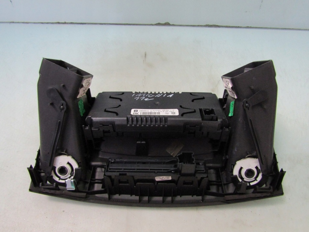 фото №3, Insignia 11r екран дисплей радіо рамка середня решітка 12844841g