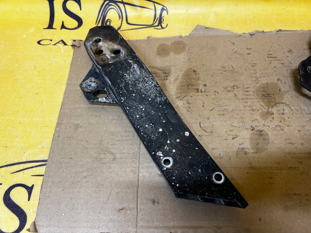 фото №2, Кронштейн поперечина перед правый mercedes w213